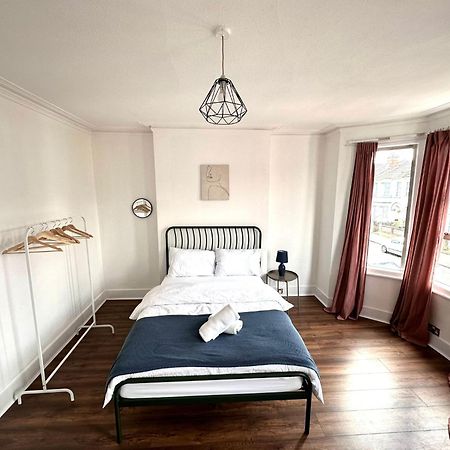 Charming, Renovated Residence In Willesden Green ลอนดอน ภายนอก รูปภาพ