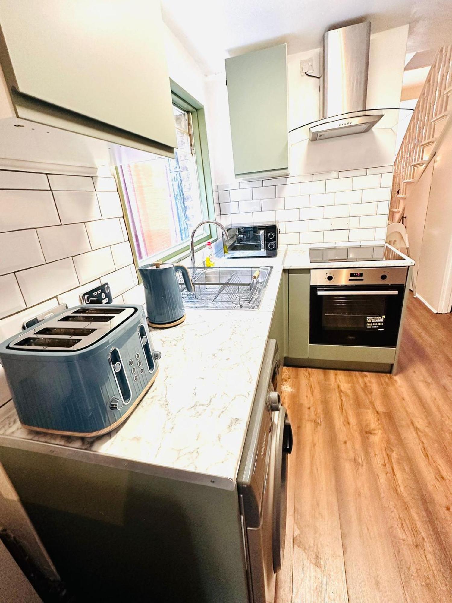 Charming, Renovated Residence In Willesden Green ลอนดอน ภายนอก รูปภาพ