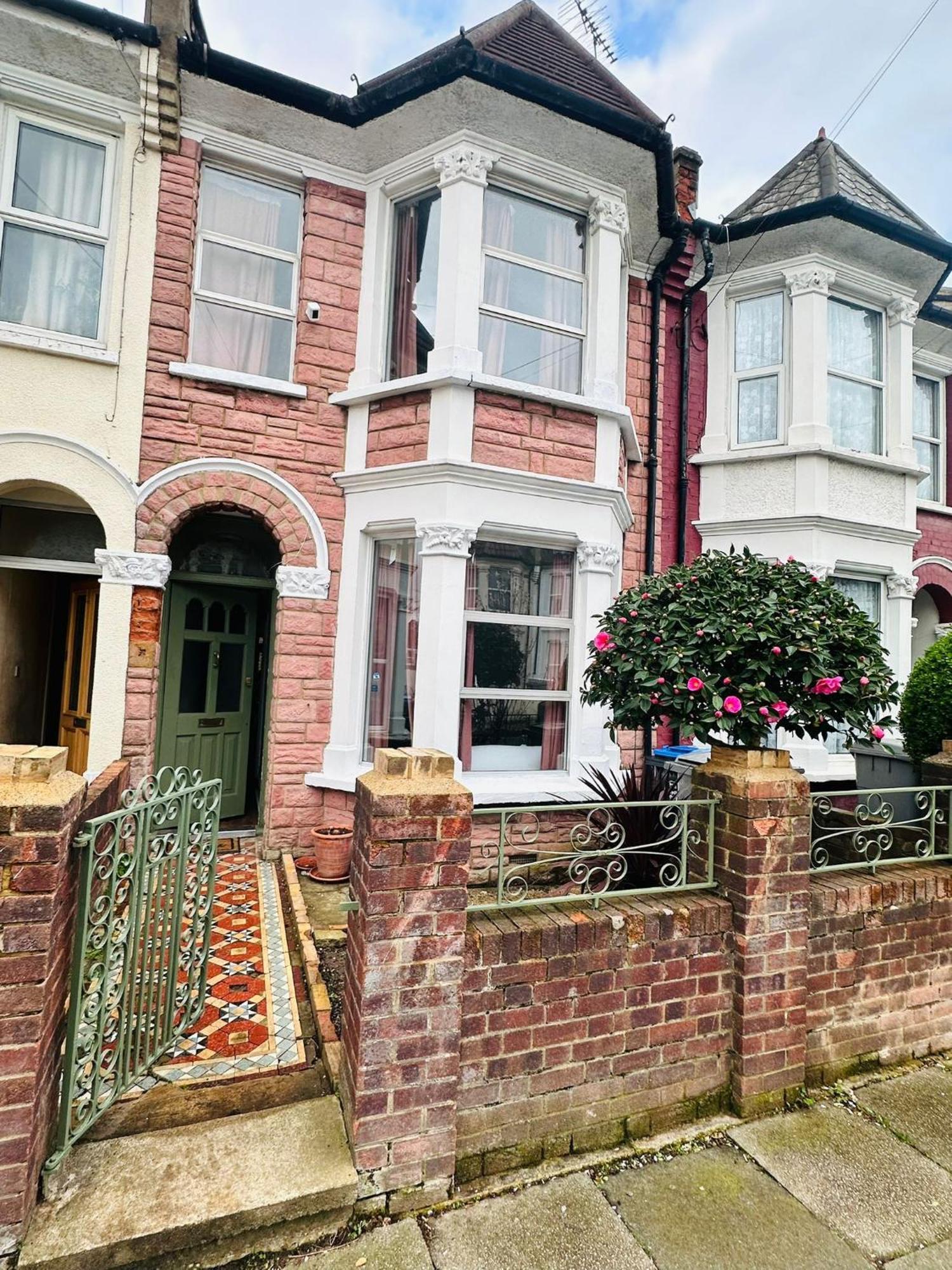 Charming, Renovated Residence In Willesden Green ลอนดอน ภายนอก รูปภาพ